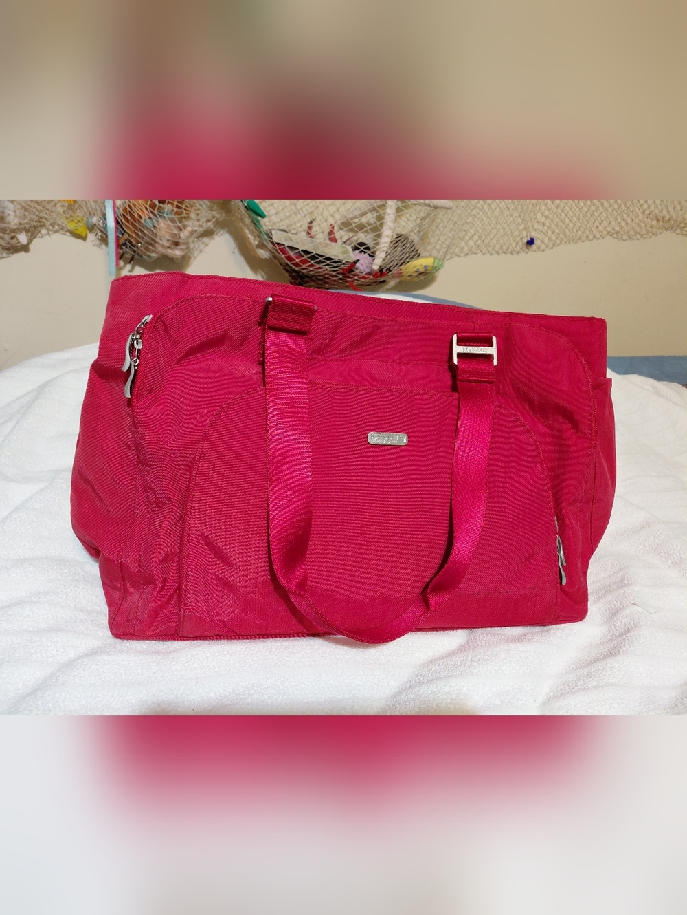 Baggallini  Carry on Red Large Bag